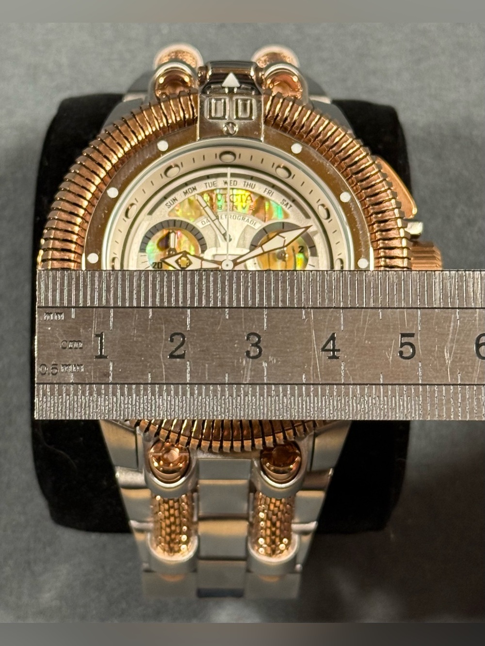Invicta King Python Men’s Watch Quartz
Model 39735 - Picture 2 of 7